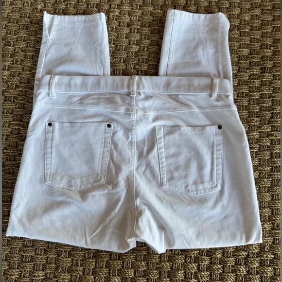 HUE Essential Denim Mid-Rise Capri Sun Women's White Jeans Sz L - Picture 8 of 14